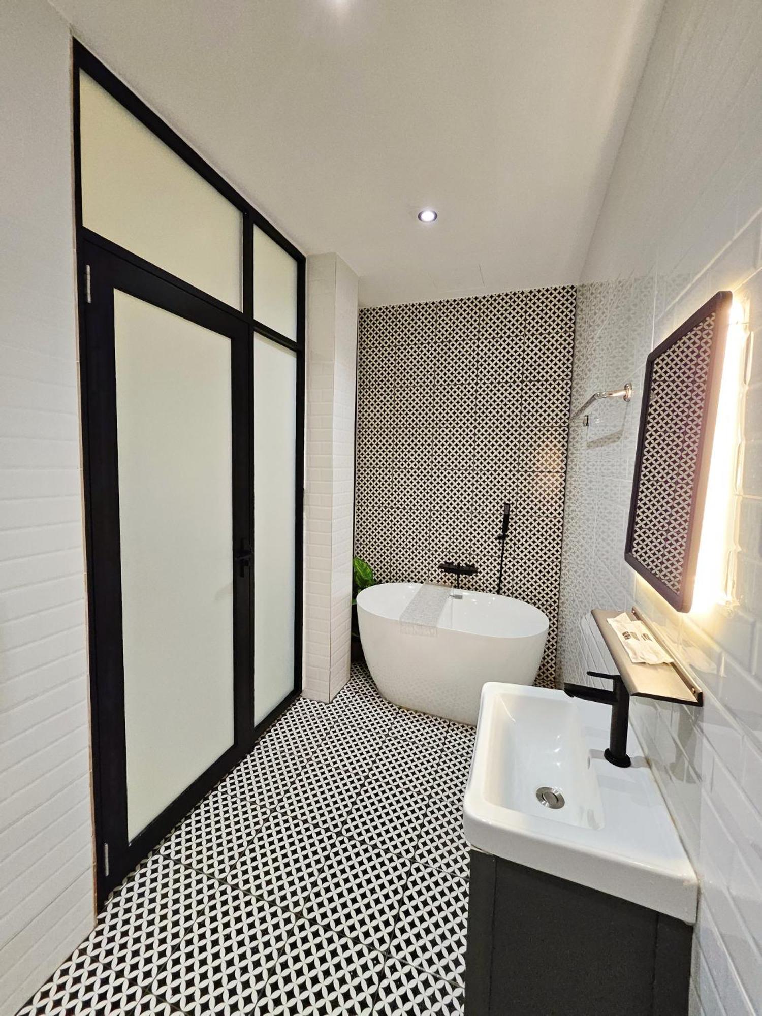Georgetown Inn By Sky Hive Exteriör bild