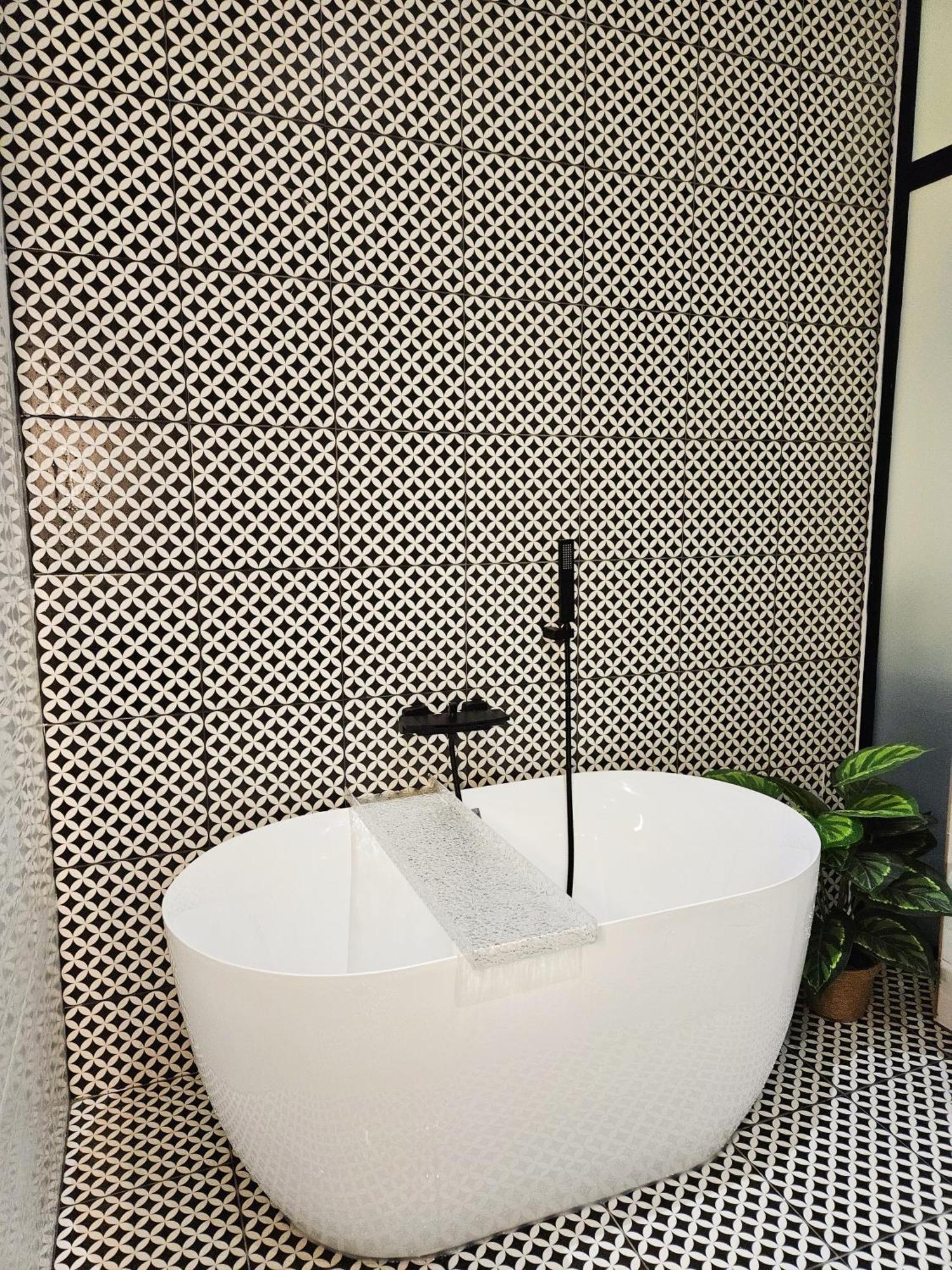 Georgetown Inn By Sky Hive Exteriör bild