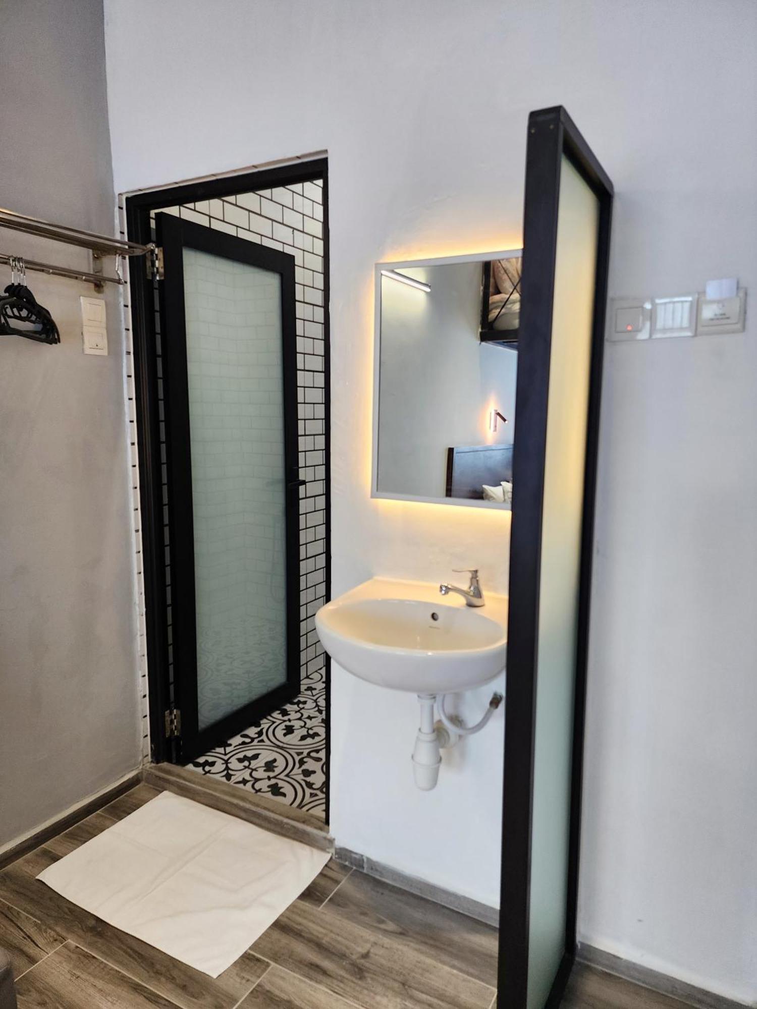 Georgetown Inn By Sky Hive Exteriör bild